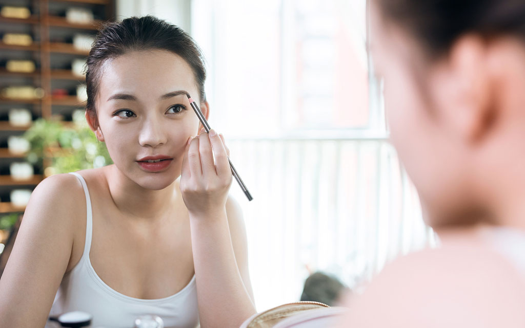 AI热潮下股市分化加剧：大型科技股狂飙，小盘科技股束手无策