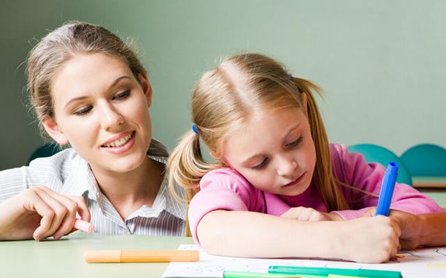 市场监管总局：选购婴配乳粉牢记“四要两不要”