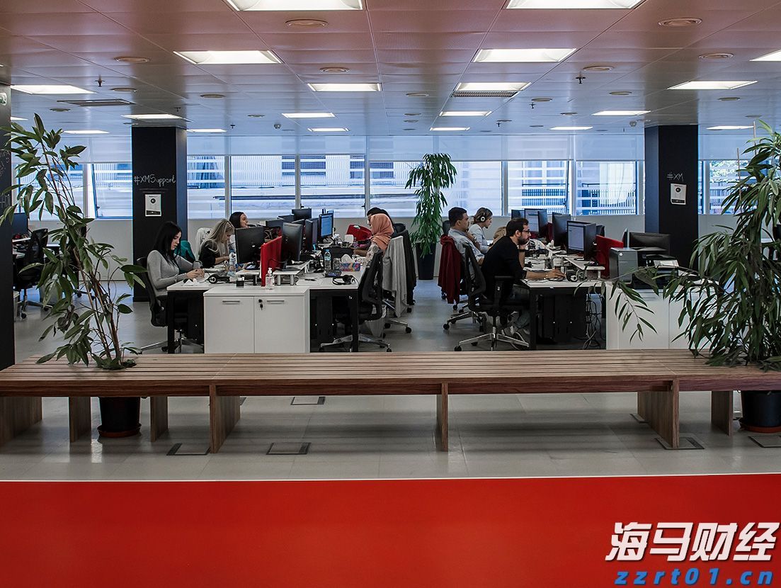 解锁新市场！梅州观赏鱼 “游” 进马来西亚