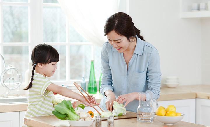 强对流、台风、暴雨三预警齐发 “杨柳”已加强为强台风级逐渐逼近