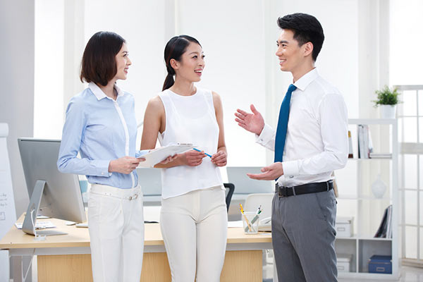 暴雨橙色预警生效中！深圳铁路部分列车停运