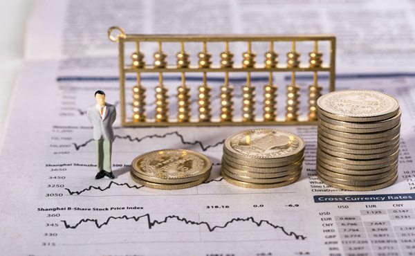 隔夜美股 | 美联储维持利率不变 三大指数涨跌不一 英伟达(NVDA.US)上涨2.14%