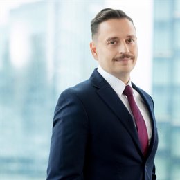 港南区全面推行“个转企”一件事服务